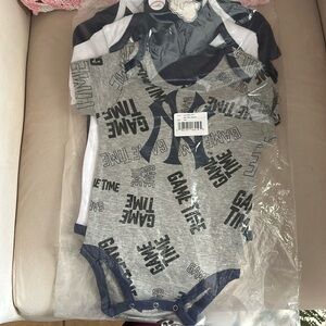 NYY New York Yankees onesies (set of 3)